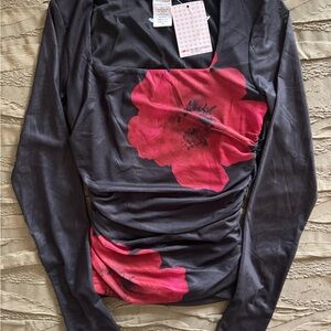 Chic Floral Long Sleeve Blouse in Black and red